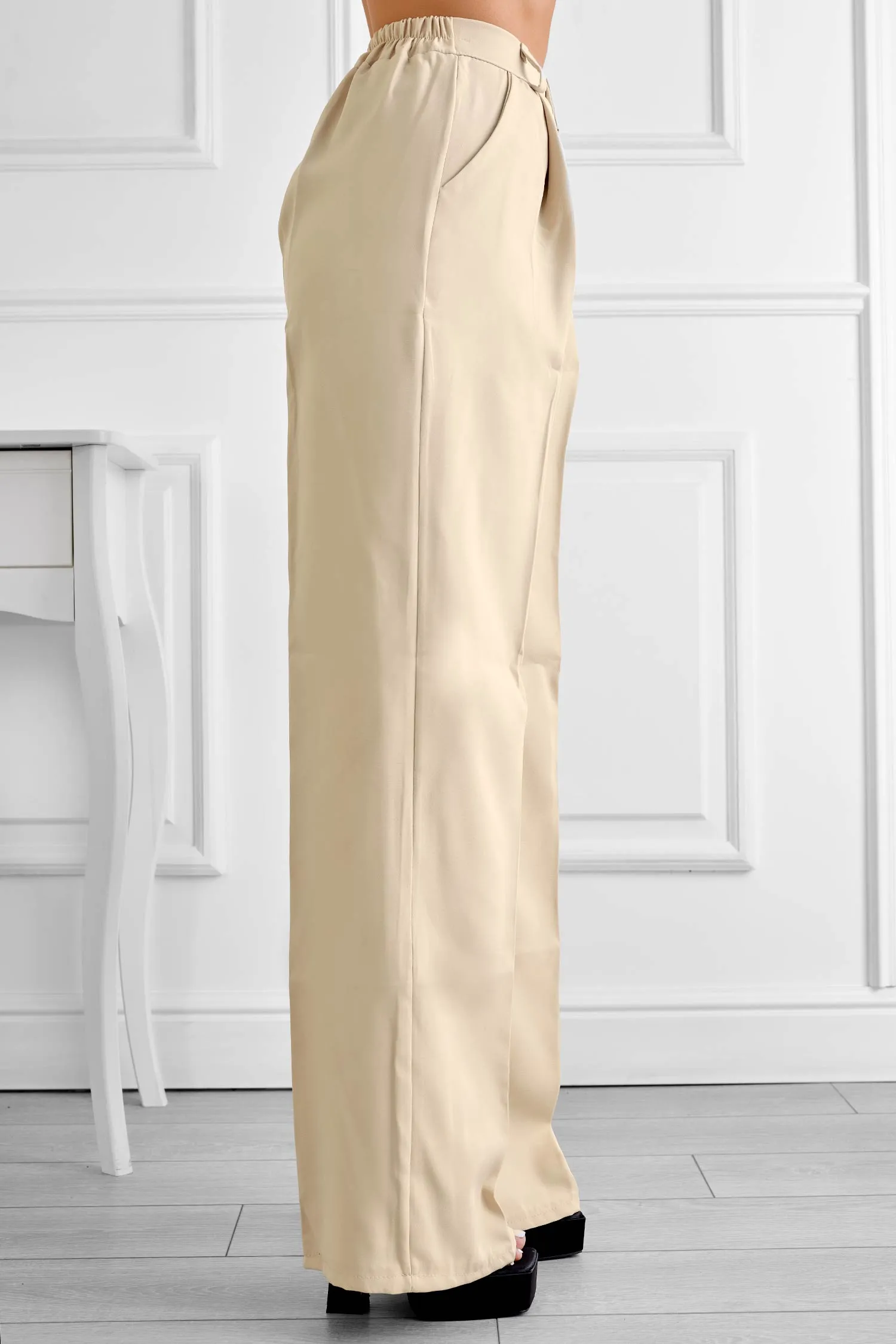 Pantalone beige a palazzo