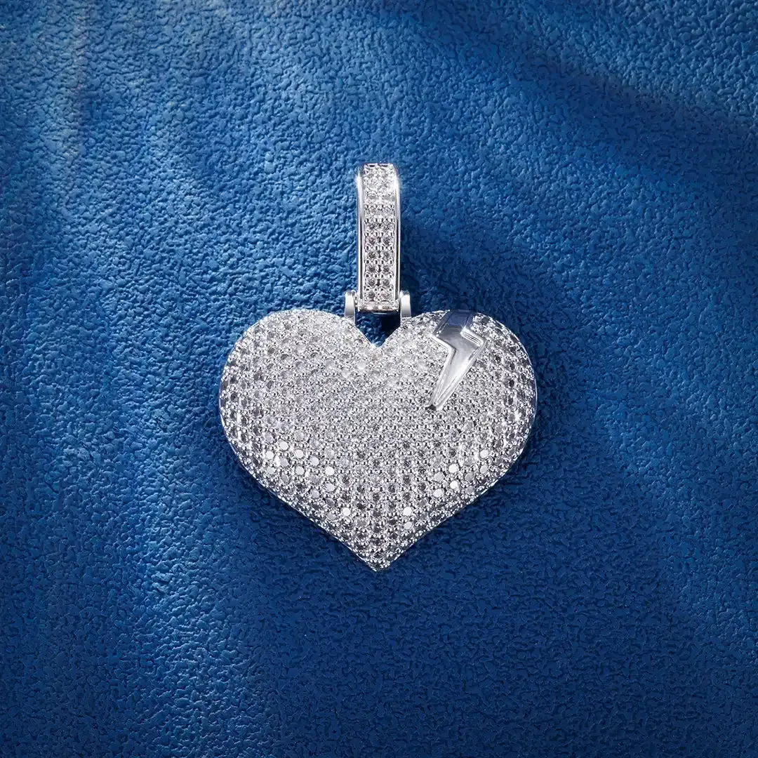 S925 Moissanite Heart Shaped Lightning Pendant