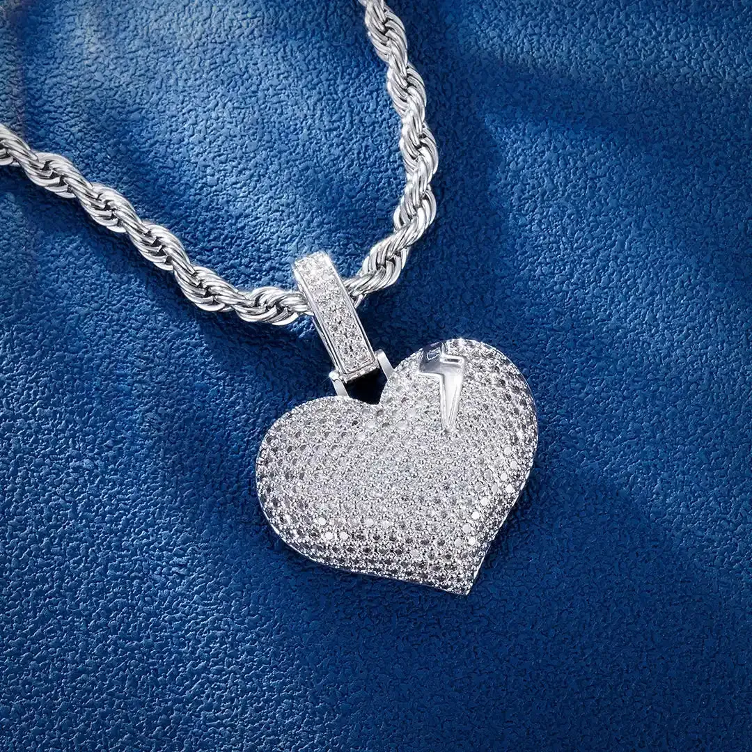 S925 Moissanite Heart Shaped Lightning Pendant